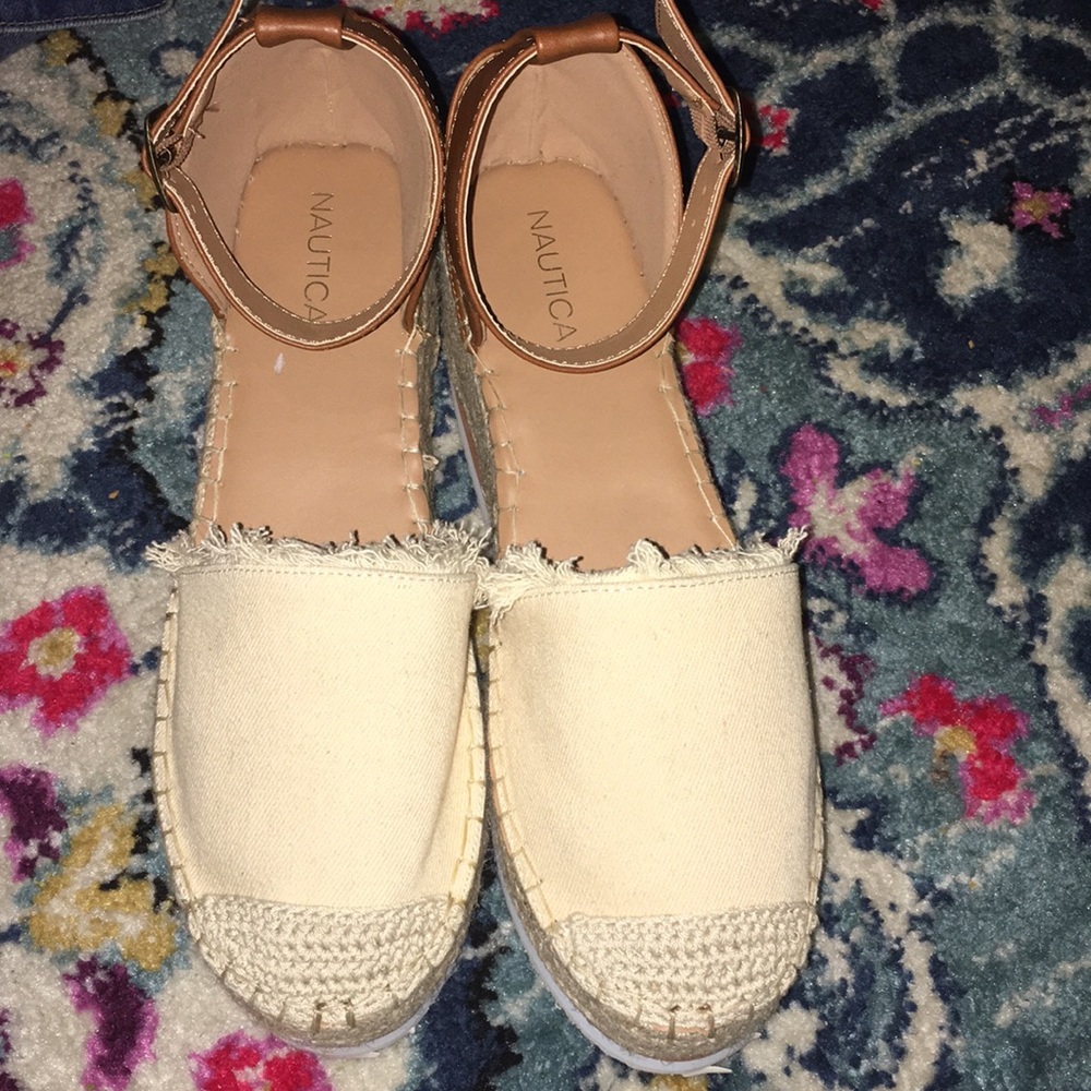 NWT! Nautica beige espadrilles size 8.5